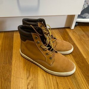 Timberland boots, women’s size 8